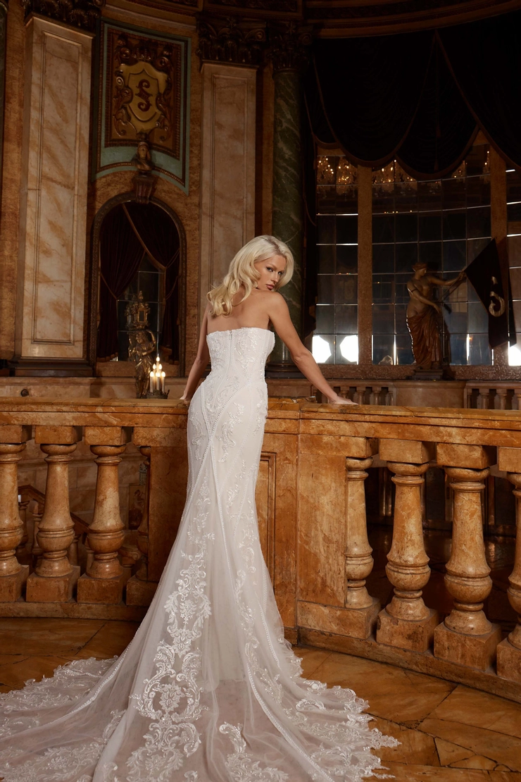 Evie Young Moss #2 backface vertical picture