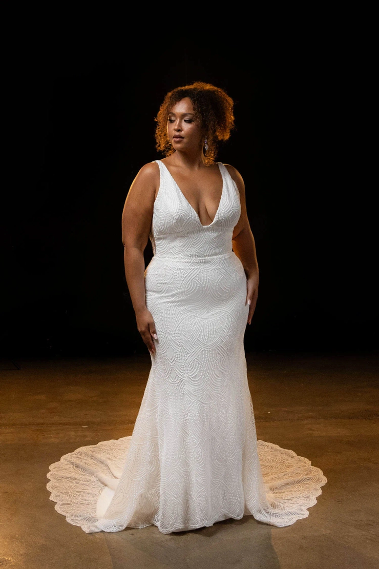 Evie Young Chrissy #1 frontface vertical picture