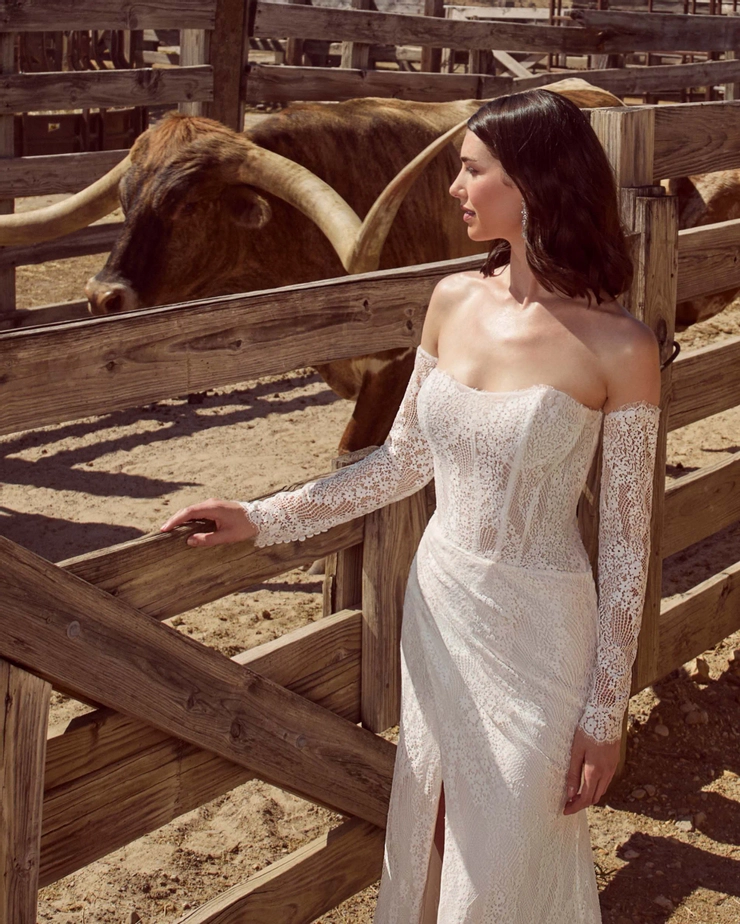 La Perle by Calla Blanche LP2505 #5 frontface vertical cropped picture