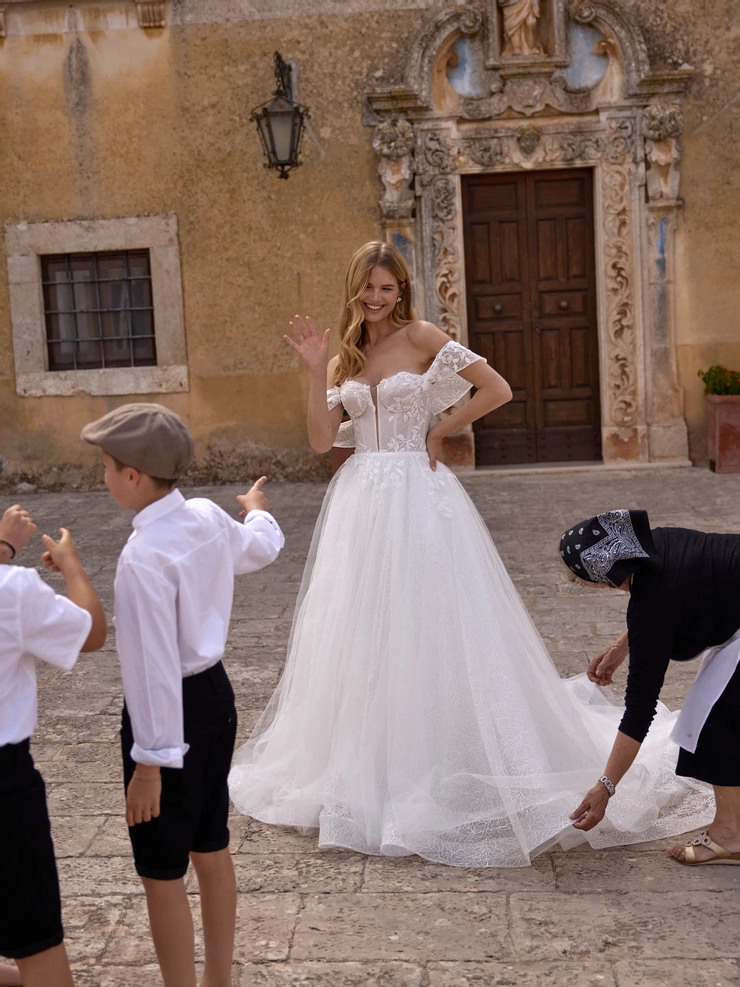 Ricca Sposa Lorenza Default Thumbnail Image