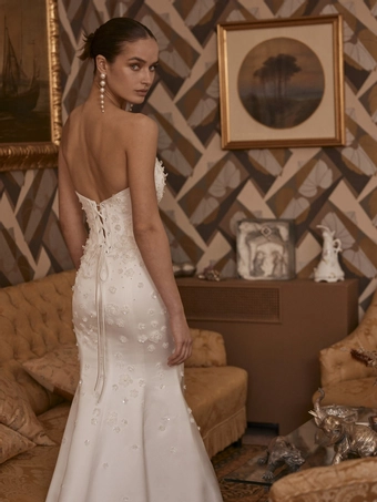 Ricca Sposa Style #25-004(3) #6 backface vertical cropped thumbnail