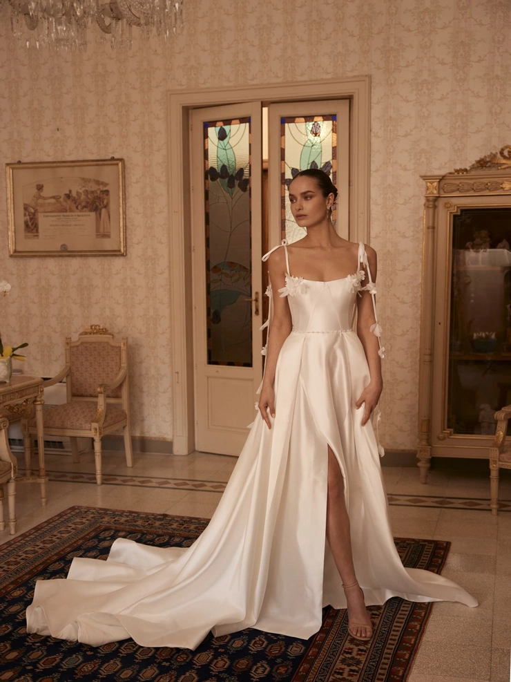 Ricca Sposa Lucretia Default Thumbnail Image