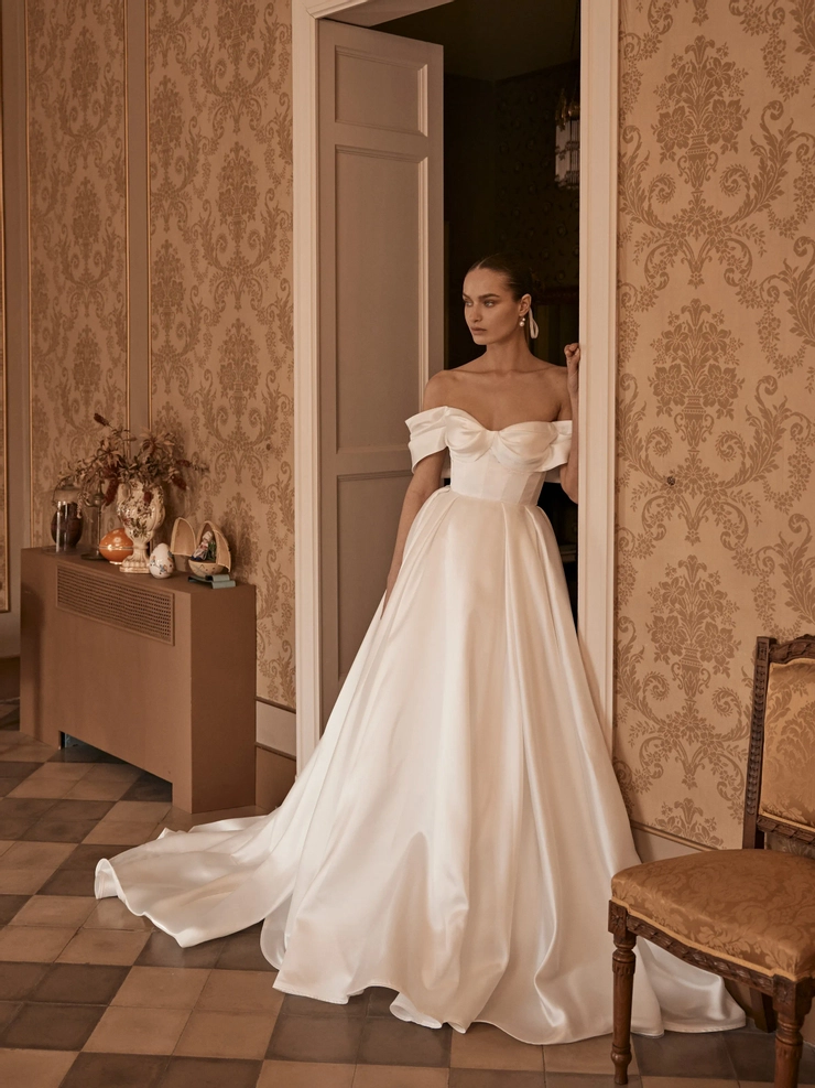 Ricca Sposa Faustina Default Thumbnail Image