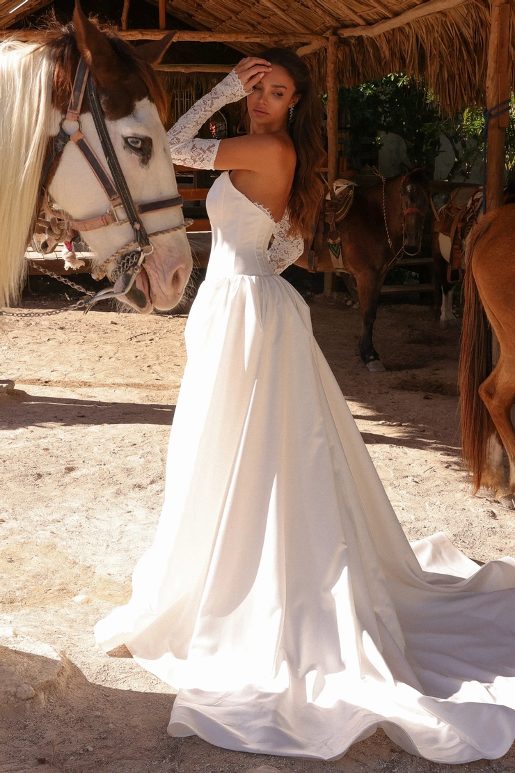 JH Bridal by Jimme Huang Backface Thumbnail Image