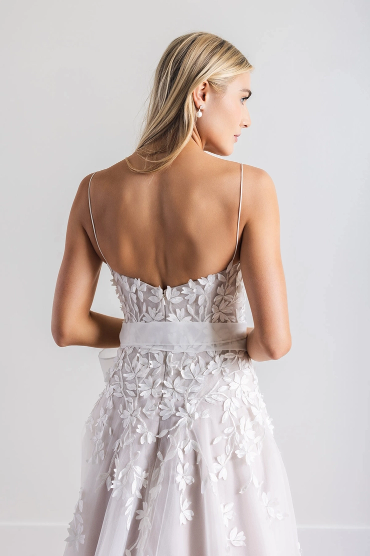 Locket Nena Style #14738 #3 backface vertical cropped picture