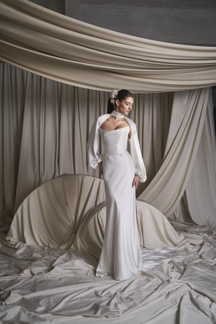 Watters Leora 69309 #1 frontface vertical picture