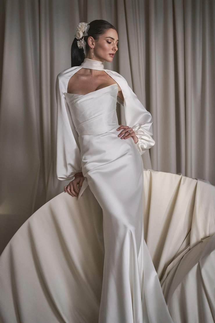 Watters Leora 69309 #5 frontface vertical cropped picture