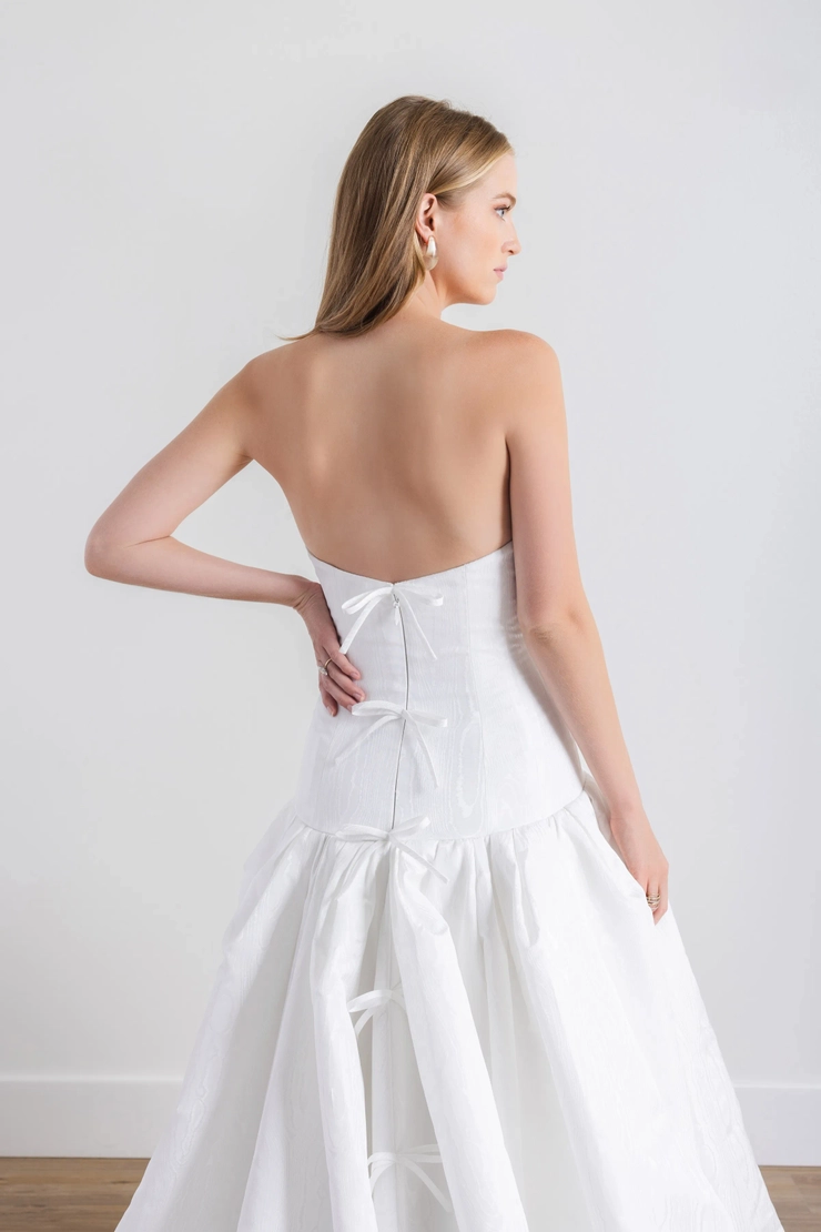 Watters Soleil 69319B #4 backface vertical cropped picture