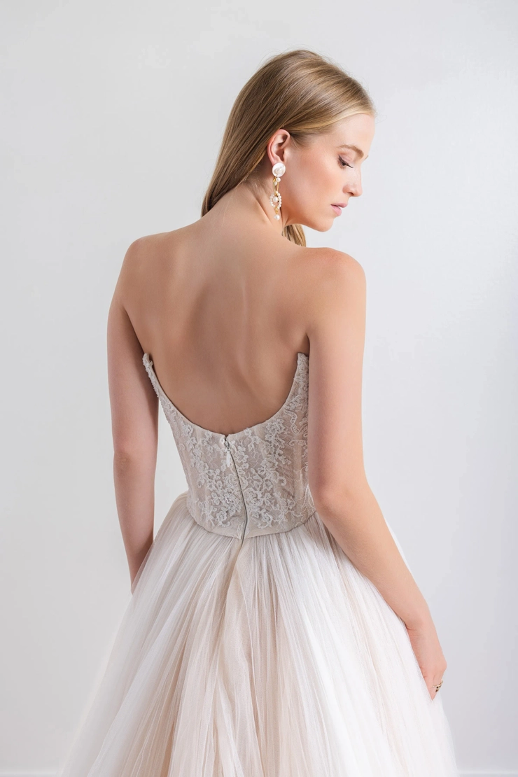 Watters Ellie 69716B #15 backface vertical cropped picture