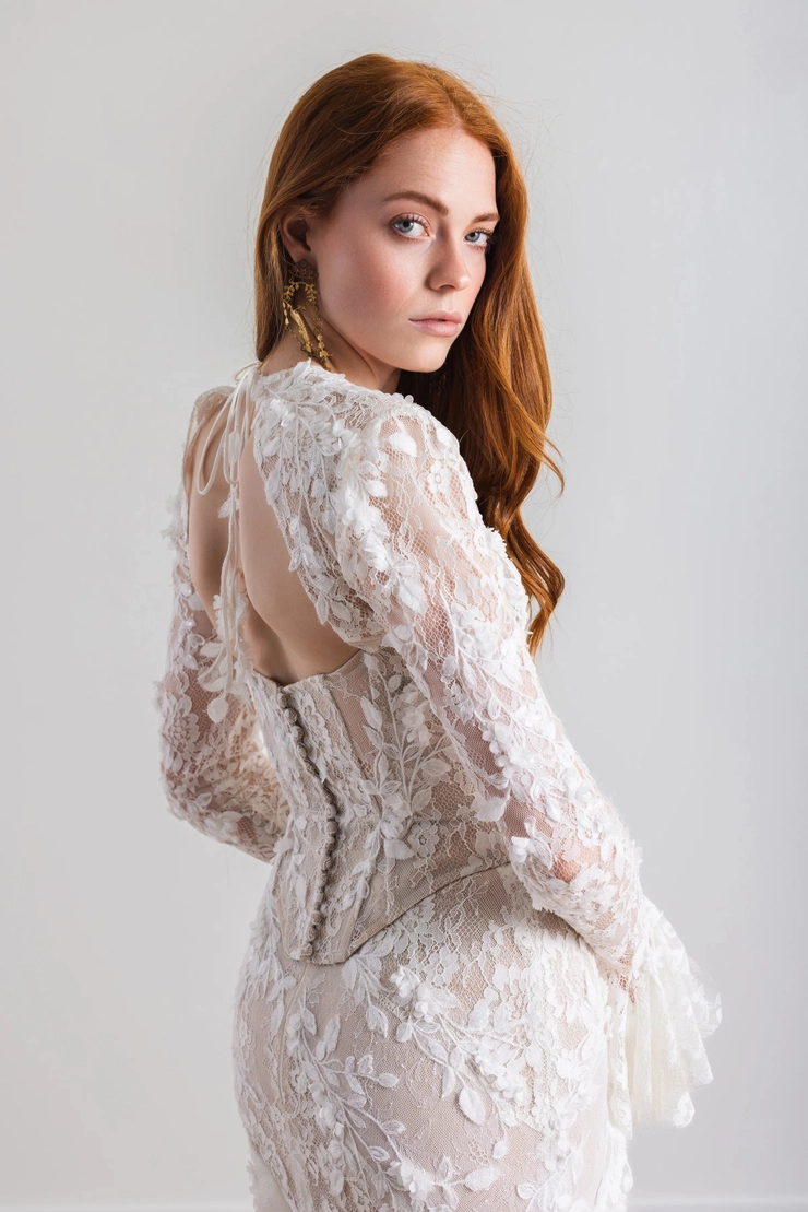 Willowby Echo 54119 #9 backface vertical cropped picture