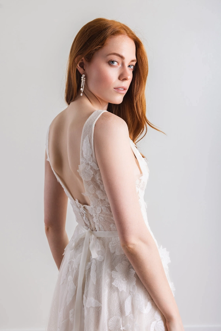 Willowby Gaia 54120 #11 backface vertical cropped picture