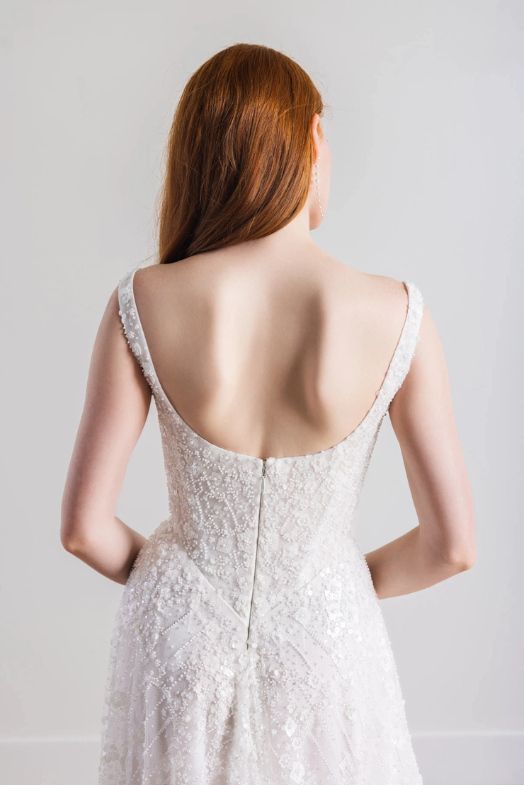 Willowby Ruqa 54613 #6 backface vertical cropped picture