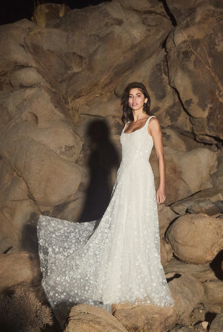 Willowby Ruqa 54613 #1 frontface vertical picture