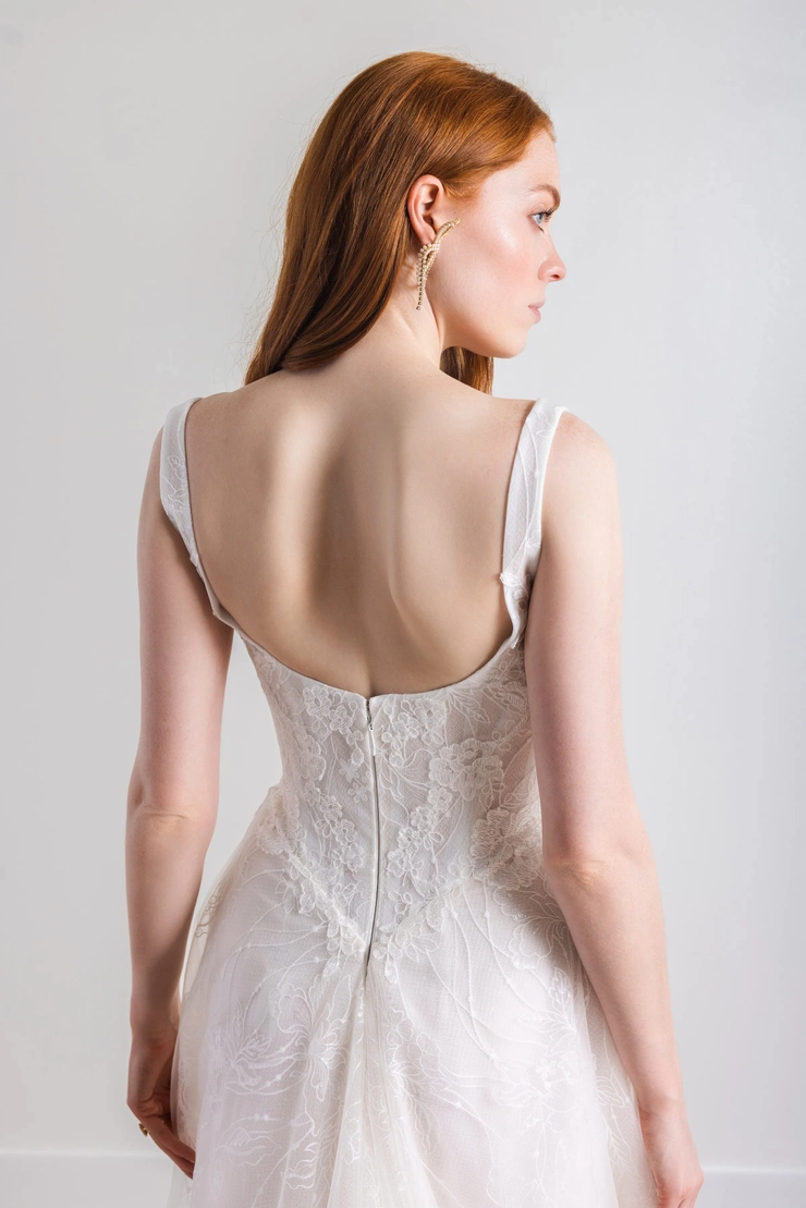 Willowby Tatum 54728 #3 backface vertical cropped picture