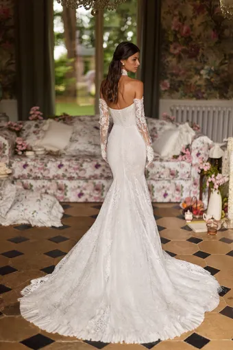 Milla by Lorenzo Rossi Avenara #7 vertical thumbnail