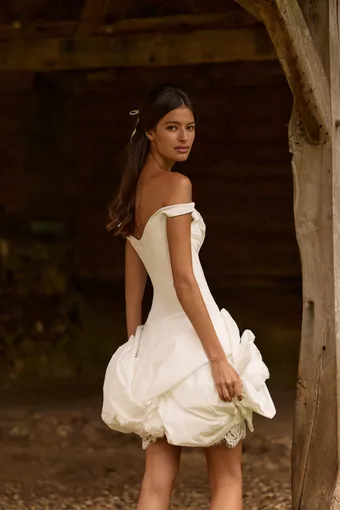 Milla by Lorenzo Rossi Loranya #1 vertical thumbnail