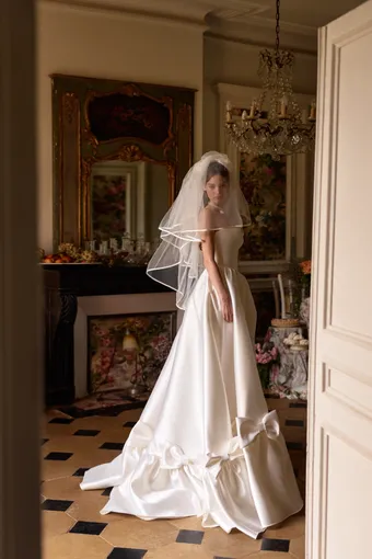 Milla by Lorenzo Rossi Veluna #2 vertical thumbnail