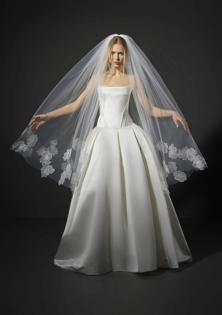 Vera Wang - Vera Wang On Weddings 洋書 Vera Wang On Weddings [Hardcover] [2001] 1 Ed. Vera Wang