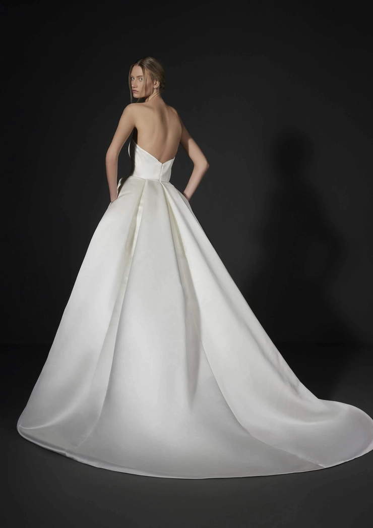Pronovias Matis