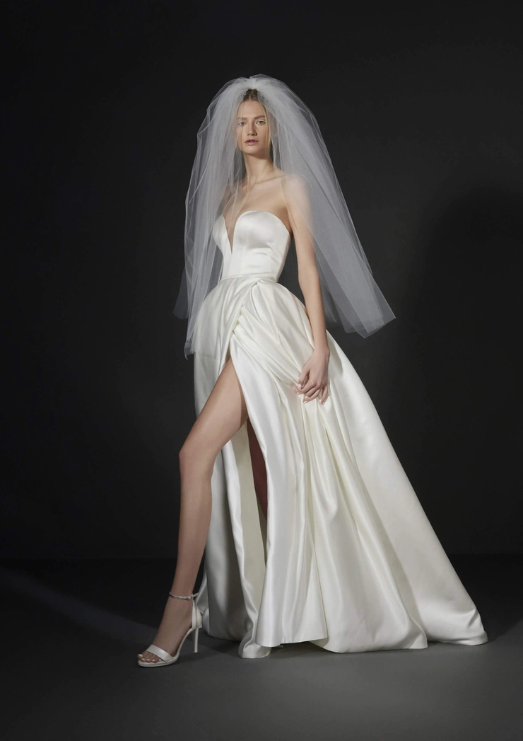 Pronovias Matis