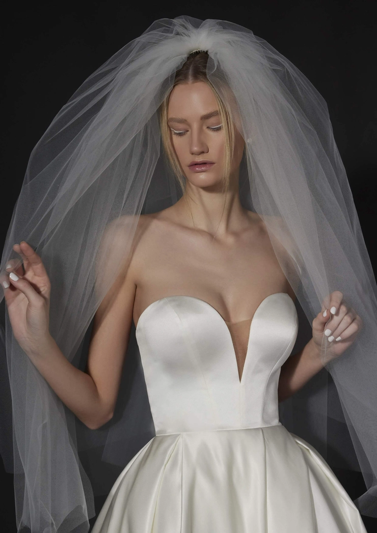Pronovias Matis