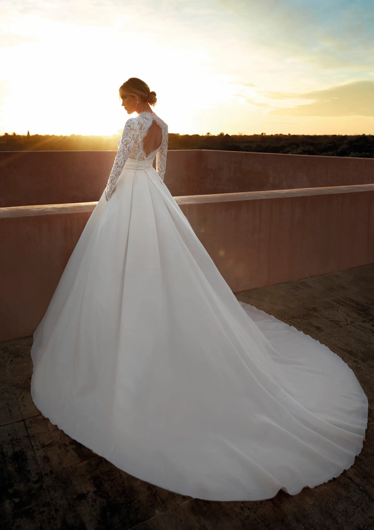 Pronovias ceeylo