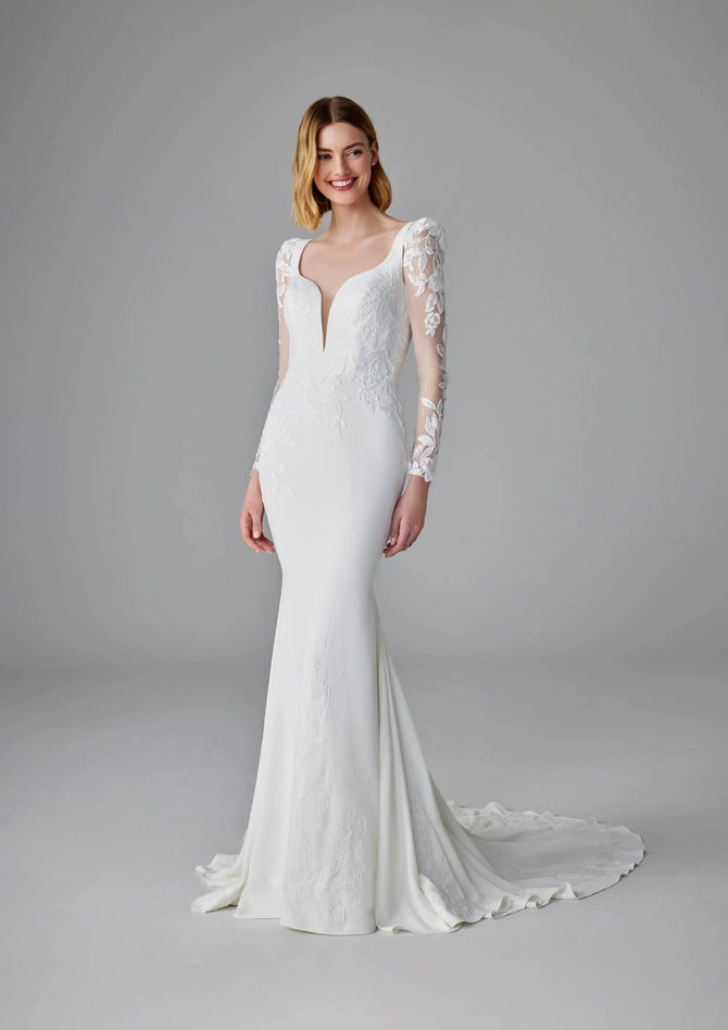 Enchanting Elegance: Shneuis Gown for Unforgettable Moments