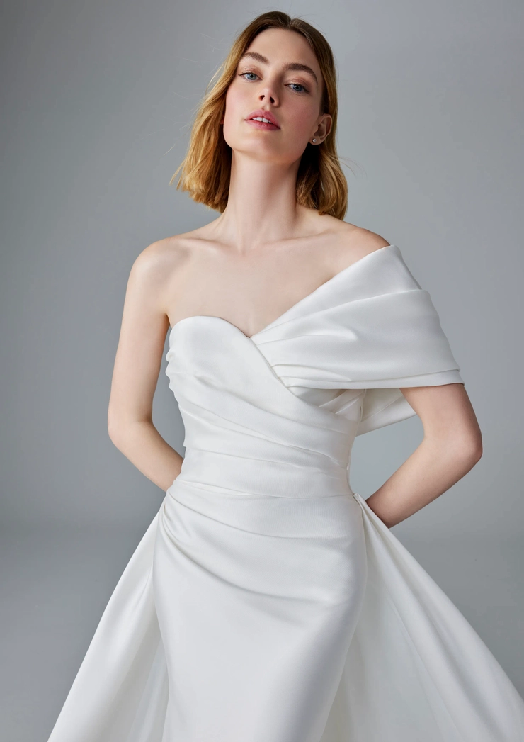 Pronovias Etiennes
