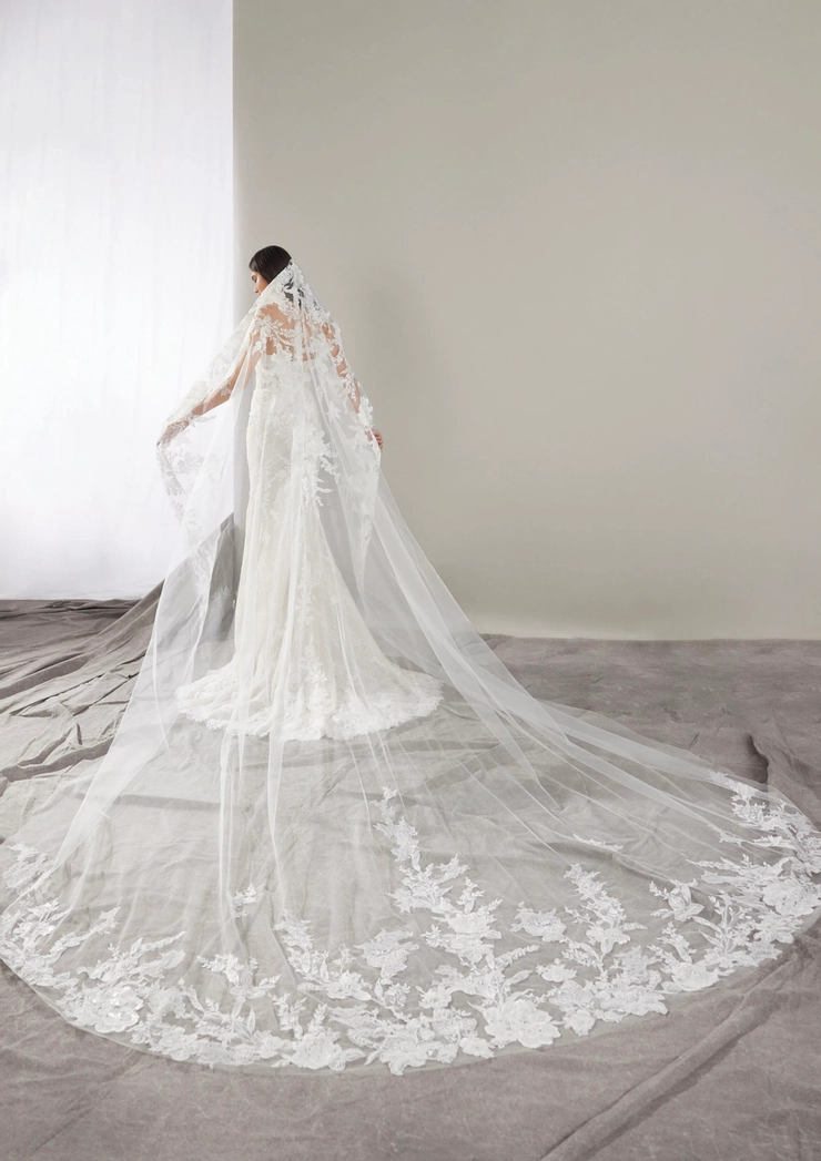 Pronovias Hart