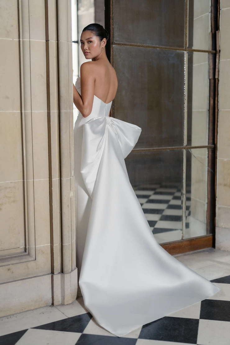 Anne Barge Wedding dresses in Little Rock | Unveiled Bridal