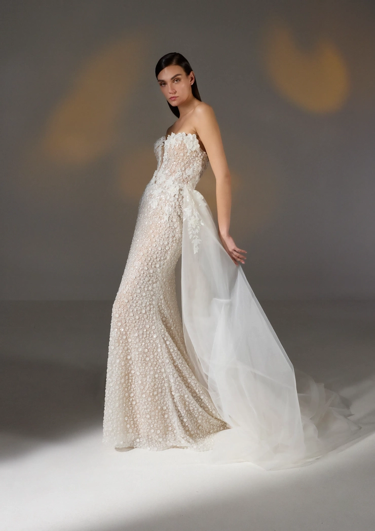 Privee by Pronovias Amya