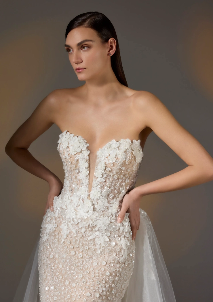 Privee by Pronovias Amya