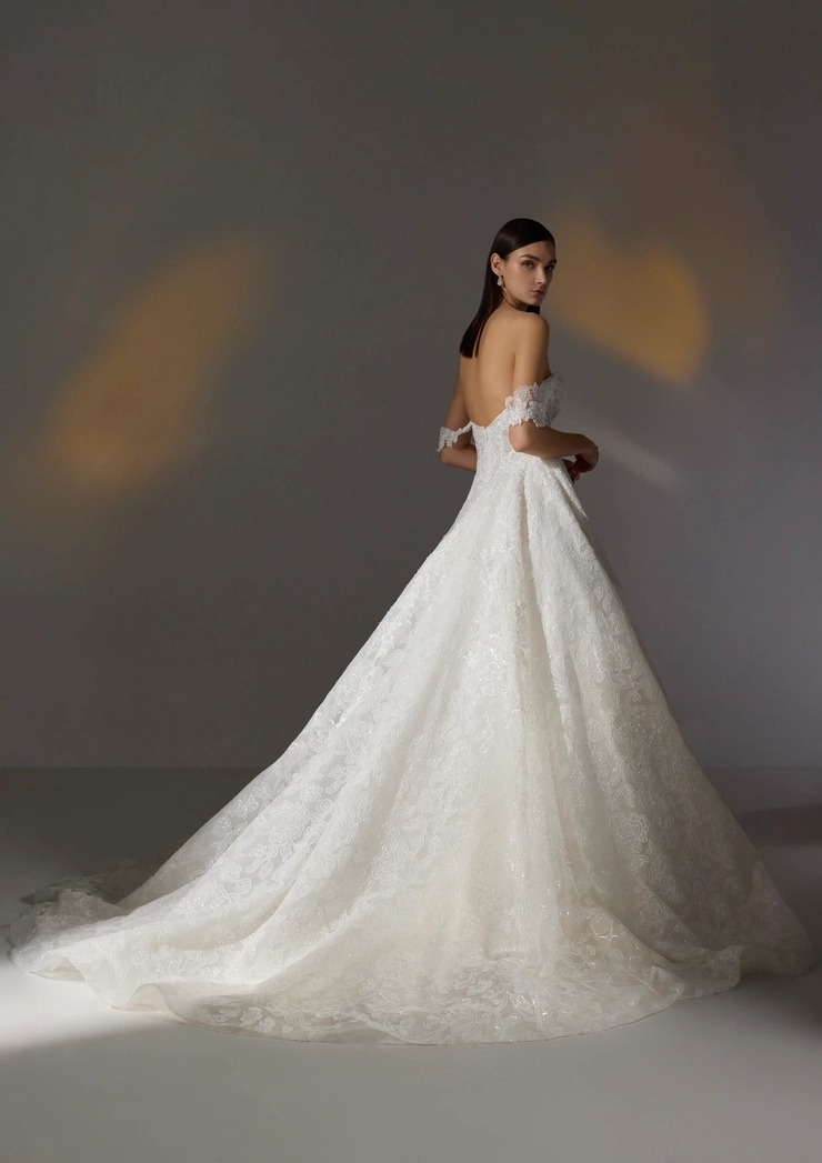 Privee by Pronovias Anett