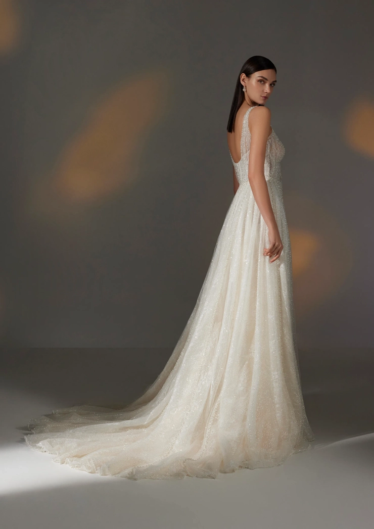 Privee by Pronovias Aniko