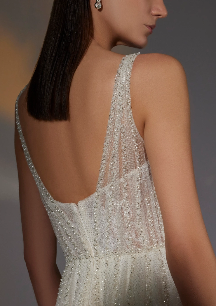 Privee by Pronovias Aniko