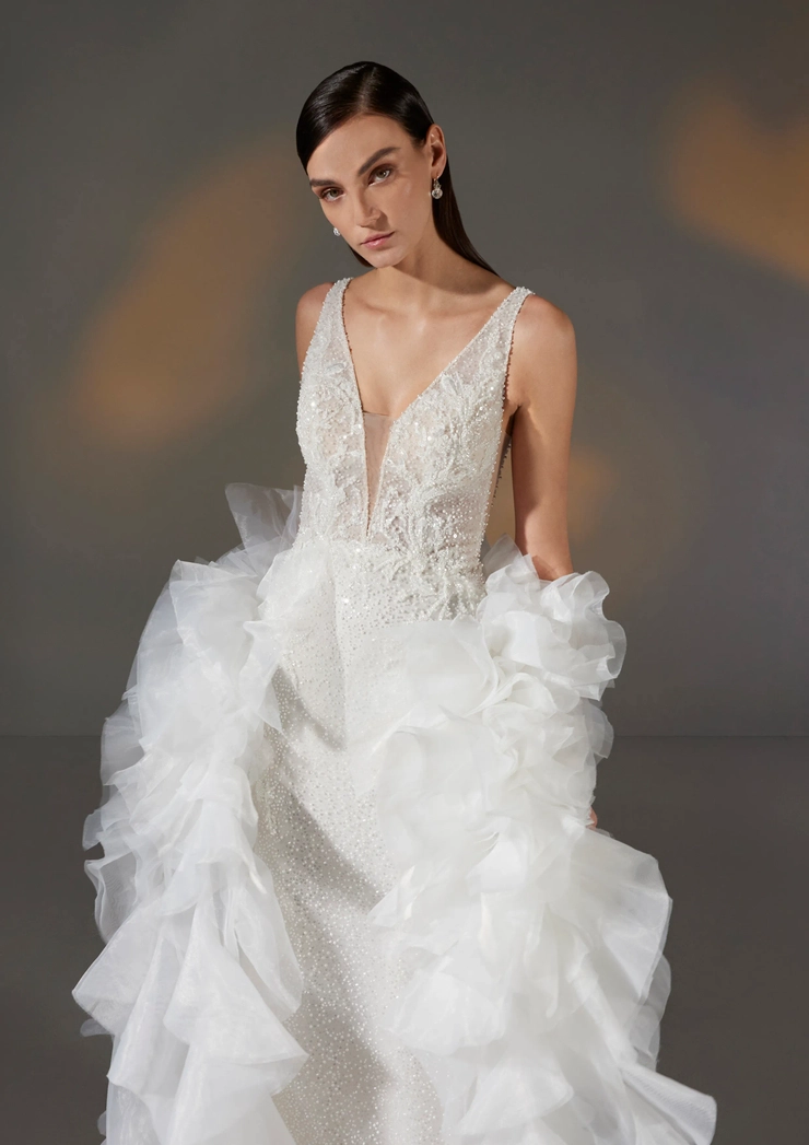 Privee by Pronovias Ayanna