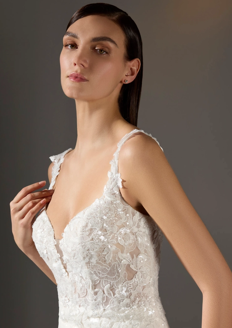 Privee by Pronovias Cherish