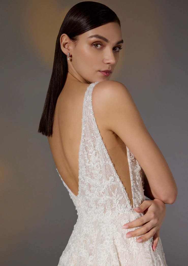 Privee by Pronovias Devna
