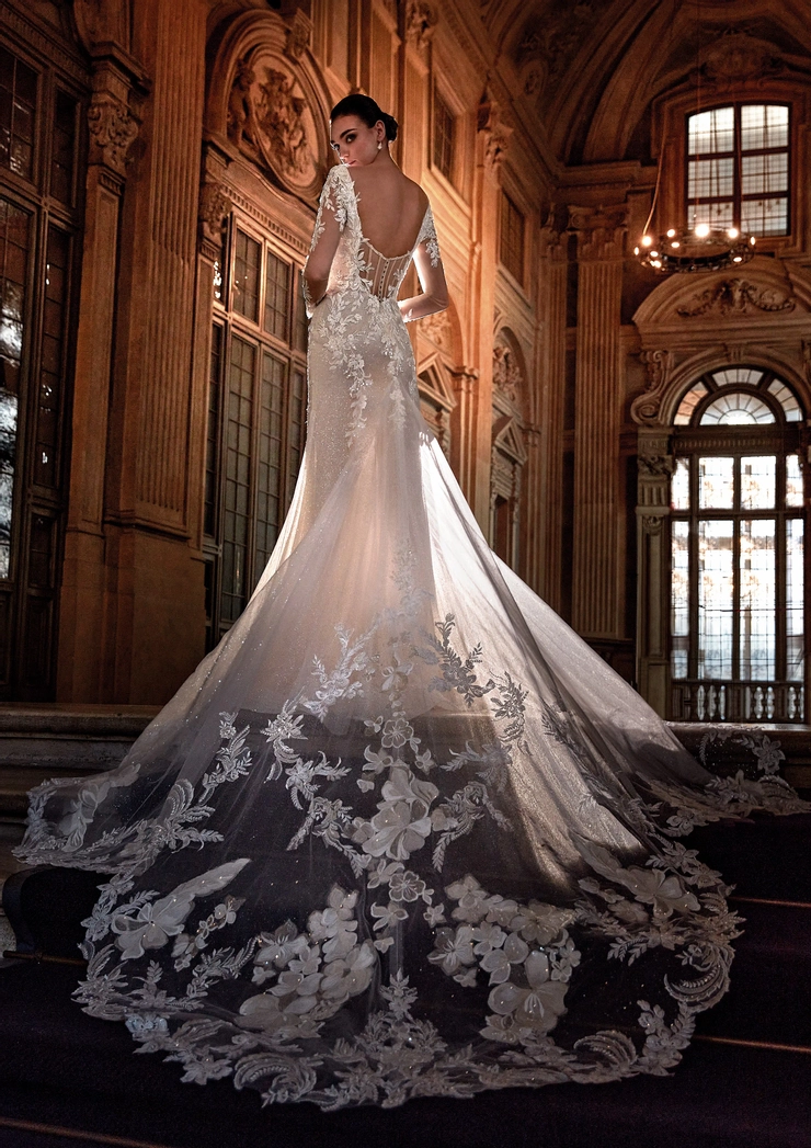 Privee by Pronovias Eirian