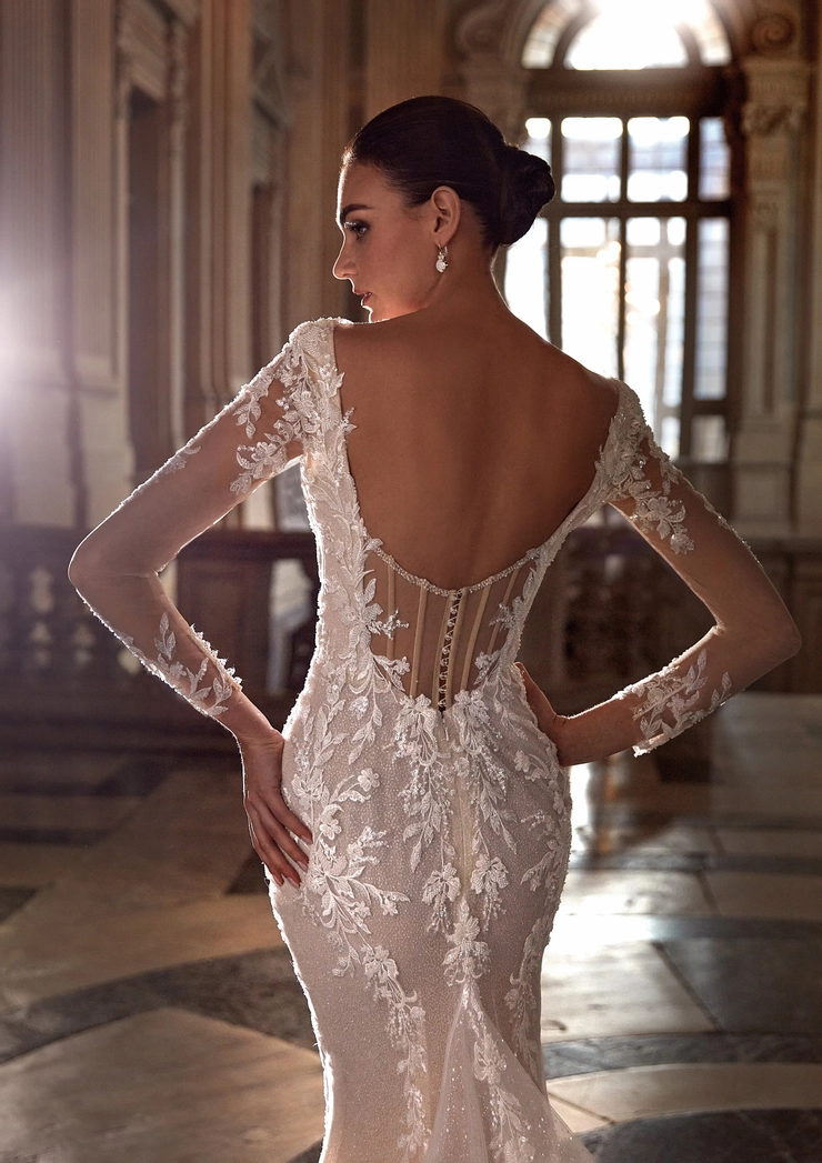Privee by Pronovias Eirian