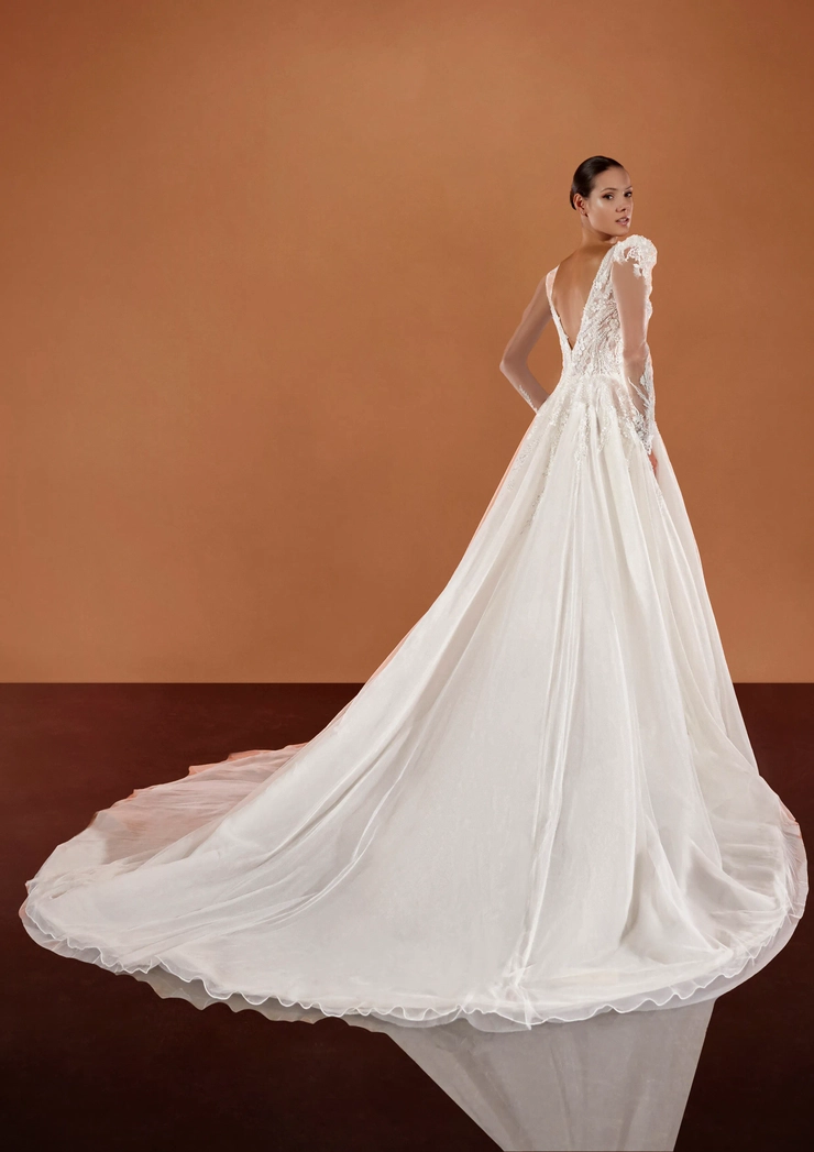 Privee by Pronovias Ishani