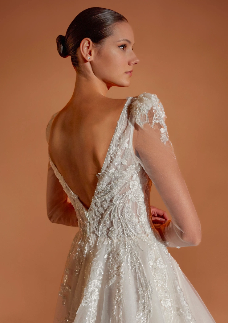 Privee by Pronovias Ishani