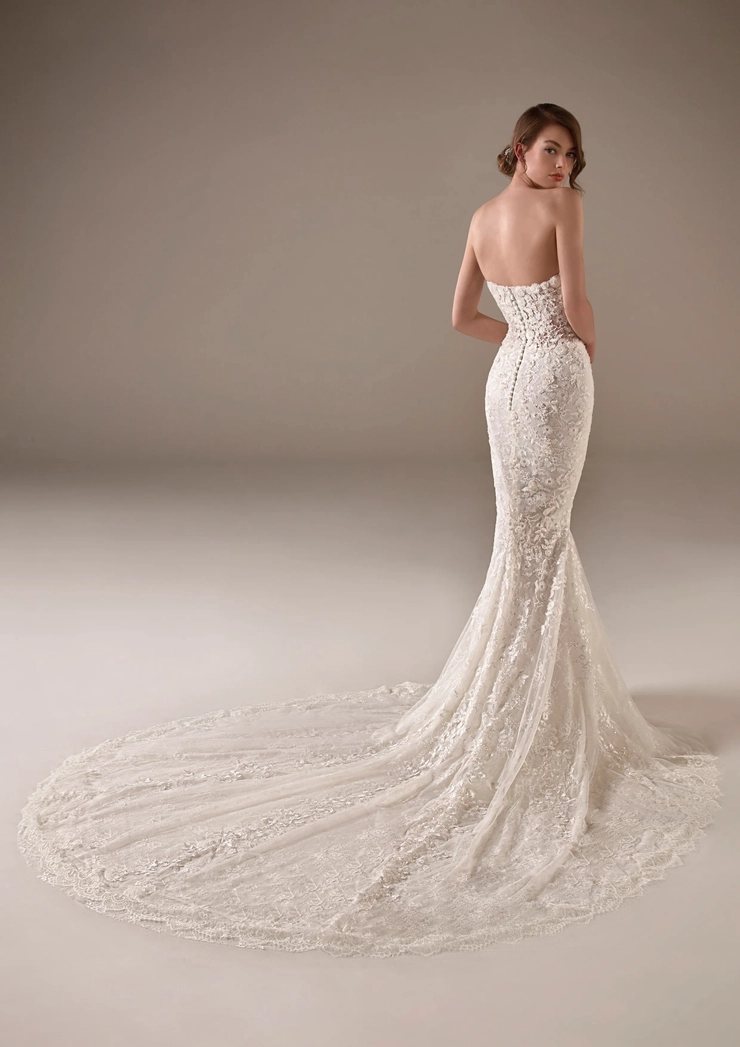 Privee by Pronovias Jameela