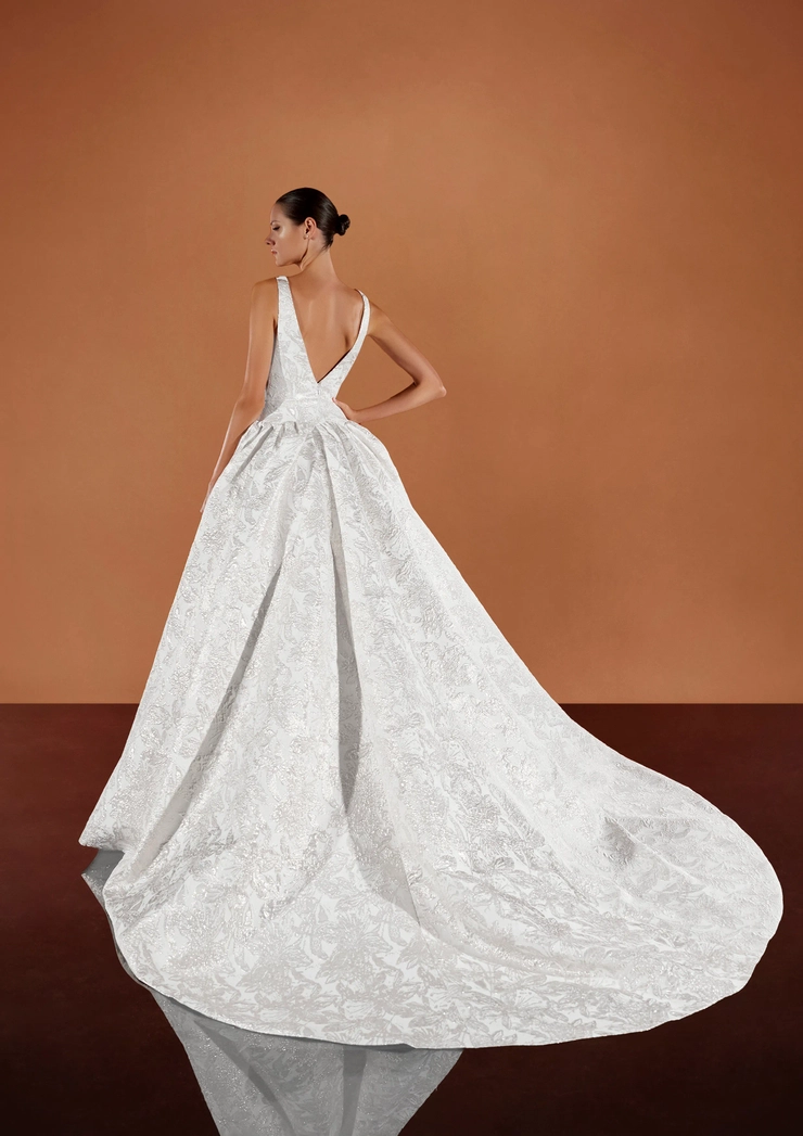Privee by Pronovias Kareena