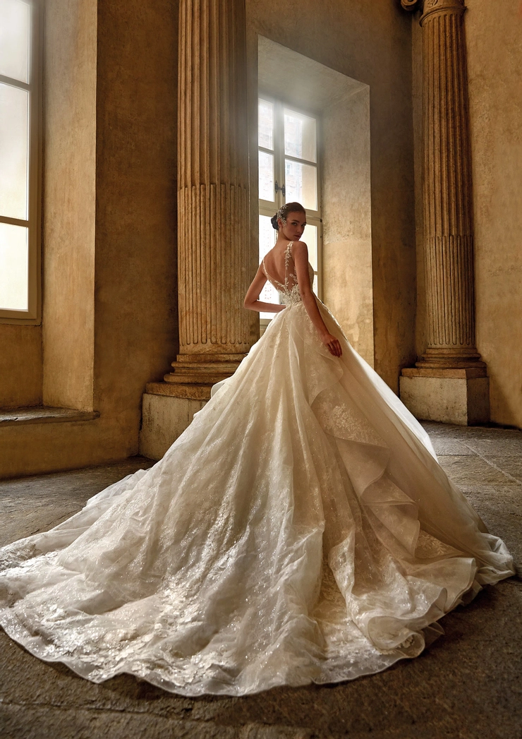 Privee by Pronovias Kyante