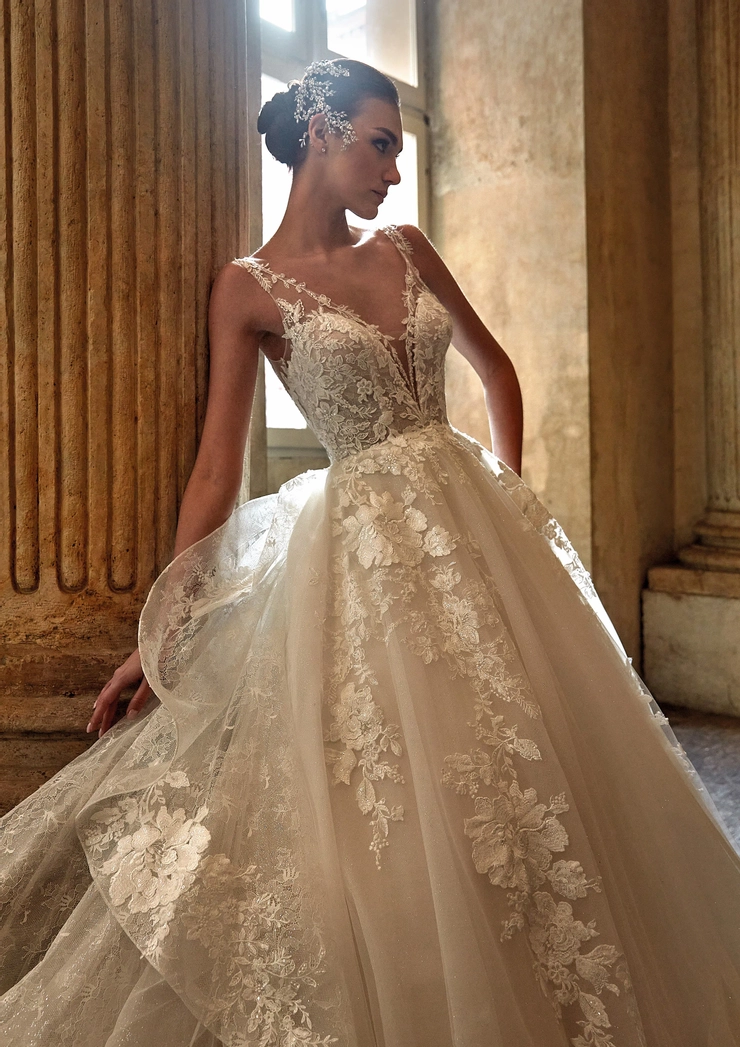 Privee by Pronovias Kyante