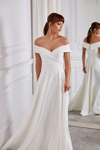 Aerie Couture 2012 #3 frontface vertical cropped thumbnail