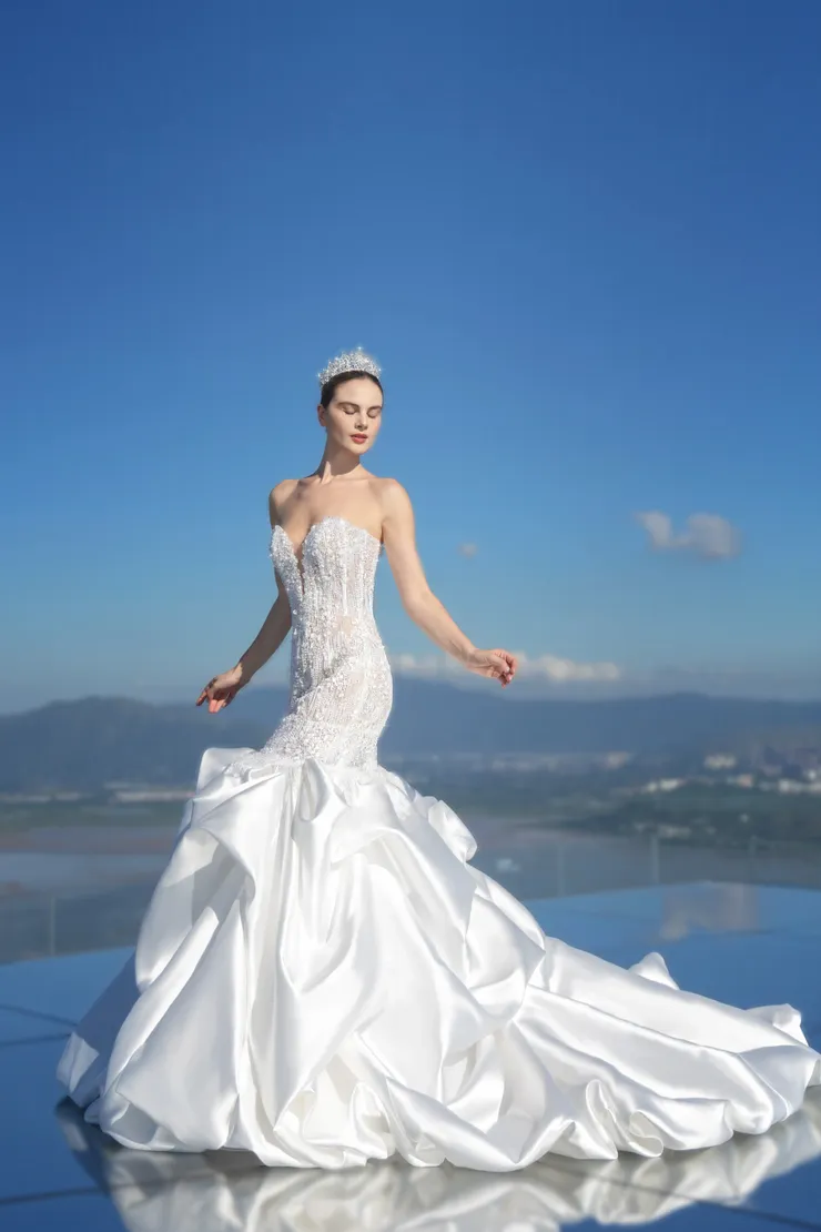 Ysa Makino - 781046 | Weddings by Debbie