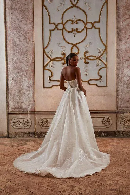Demetrios 8210