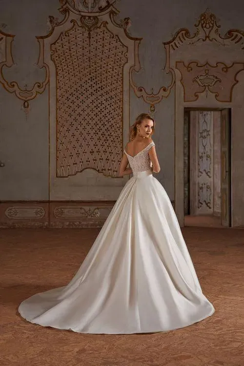 Demetrios 8235